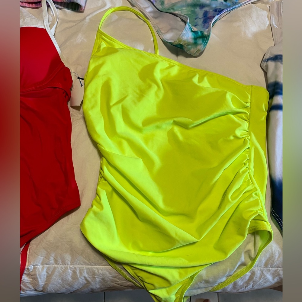 Bundle of 7 swimsuits - Picture 5 of 8